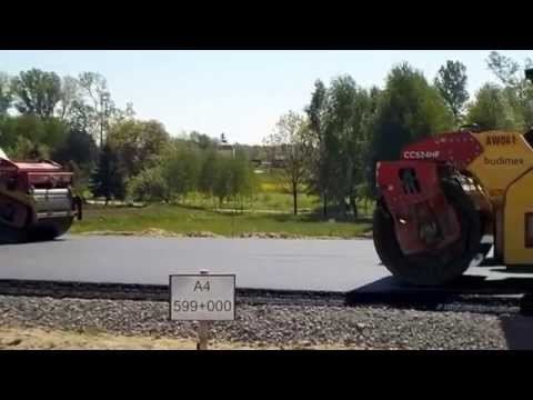 Budowa A4 Rzeszów Jarosław - Prace na 598km i wykop rowu na 597km.