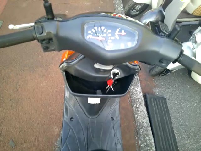 NO.3129　アドレスＶ１２５　４サイクルエンジン　フューエルインジェクション車　リヤボックス付き　ブラック　☆彡 アドレスV125/スズキ 4サイクルエンジン FI車 リヤボックス付き