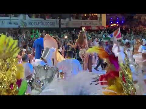 Anitta no carnaval 2024 #sapucaí #40anosdasapucai #aovivo