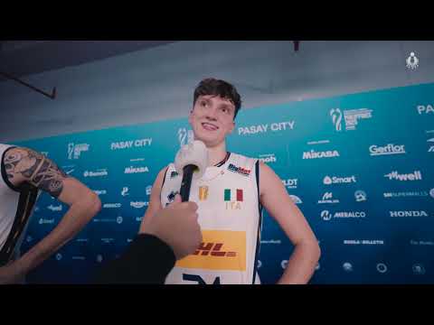 Mondiali Maschili: lo schiacciatore azzurro Luca Porro dopo il successo in semifinale sulla Polonia