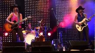 The Sunny Cowgirls - Dancing On The Darling