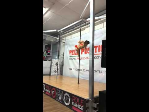 Emy Del Cheshire 's entry pole drama amateur pole theatre italy 2016