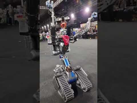 Johnny 5 Interaction at Sheffield Comic-Con 2022! PT2