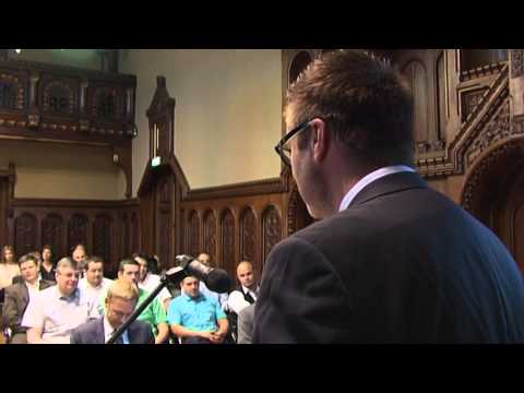 IHK und E.DIS AG übergeben Meisterbriefe