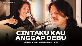 Download lagu Maulana Ardiansyah - Cintaku Kau Anggap Debu (Live Studio Session) | Hati ini sakit, sakit, sakit mp3 Download lagu Maulana Ardiansyah - Cintaku Kau Anggap Debu (Live Studio Session) | Hati ini sakit, sakit, sakit mp3