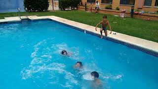 Saltando al agua