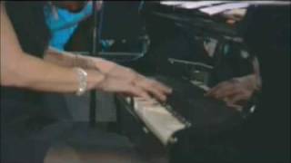 Carol Welsman sings "Estate" by Bruno Martino. Gaetano Randazzo arranger and conductor. Sicilian Jazz Orchestra - The Brass Group