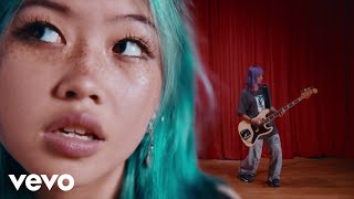 Beabadoobee - She Plays Bass video