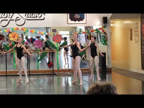 Layla ballet demonstration