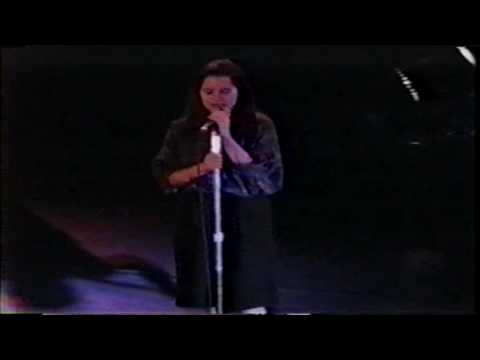 10,000 Maniacs - The Lion's Share (1989) New Haven, CT