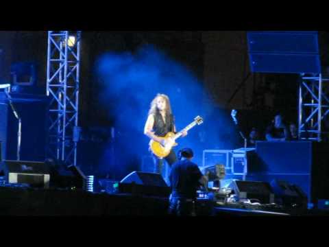 Metallica (Live in Israel) - Kirk Hammett's solo and the start of Nothing Else Matters