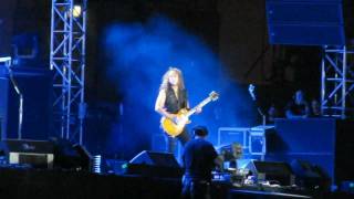Metallica (Live in Israel) - Kirk Hammett's solo and the start of Nothing Else Matters