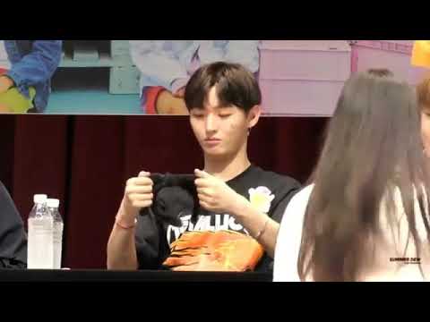 WANNA ONE fansign - Yoon Jisung reaction when fans call him 'cute'