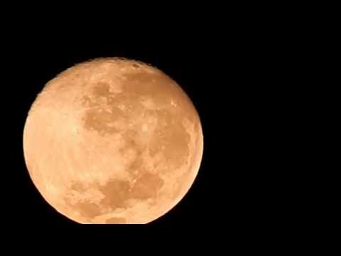 pourquoi la lune n est pas visible au moment de la nouvelle lune