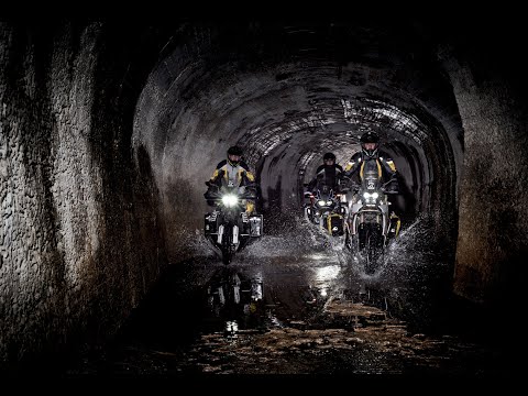 Yamaha Tenere 700, KTM 790 Adventure & Honda Africa Twin offroad auf Westalpenklassikern (with e...