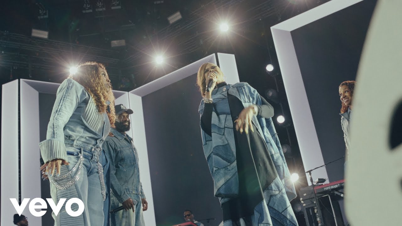 Put A Praise On It/Hallelujah + Jesus In The Morning (Official Live Video)