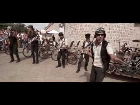 download lagu mp3 mp4 La Dinamo, download lagu La Dinamo gratis, unduh video klip La Dinamo
