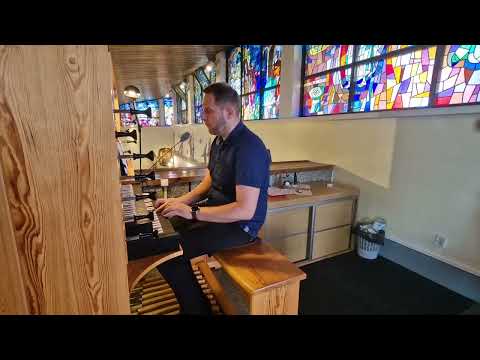 Ze Wzgórz Częstochowy rozlega się dzwon