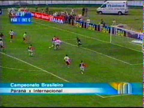18/10/2003 - Paraná 4 X 0 Internacional : Gol de Fernandinho (1)