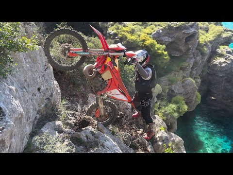 NEW KTM EXC 300 TBI 2025 CHAMPION EDITION IN EXTREME TERRAIN !