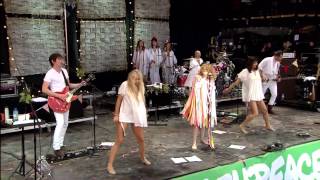 Goldfrapp - &#39;Caravan girl&#39; - Glastonbury