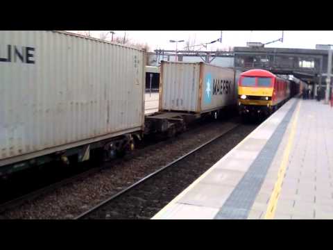DB 90040/90039 4M25 Mossend to Daventry intermodal passing Stafford 12/2/16