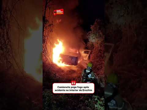 Camionete pega fogo após acidente no interior de Erechim