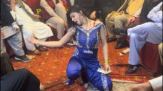 Haseenapathani dance Toor Zulfan Tor Maran  singer