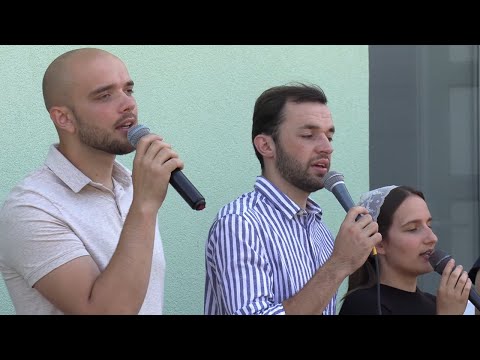 Mergând prin astă lume - video