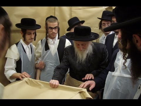 Rare Footage - Satmar Rebbe - Beirach Moshe | סרט נדיר - בעל ברך משה מסאטמאר - ימי פסח