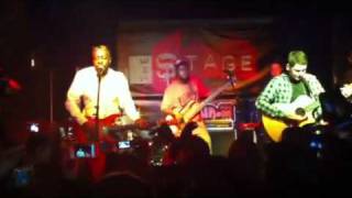 Wyclef & Cris Cab "No Woman No Cry"