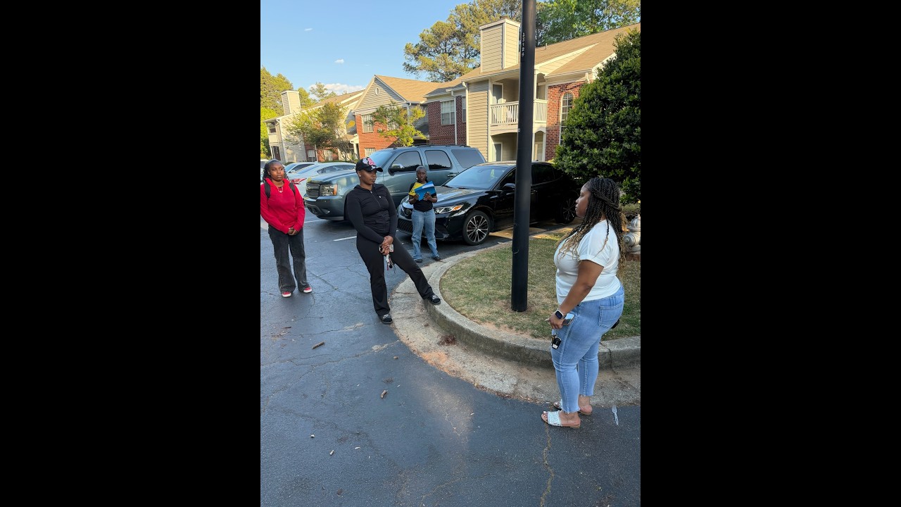 Lacreesha’s Neighbor Marlisha warns her that her Twins going to jail behind that white lady