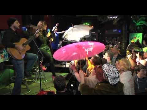 MNM 90's & 00's Café: Belle Perez - El mundo bailando