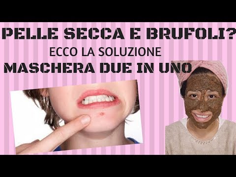 Faccia profonda che si solleva e i colli I cerchi chemodan sotto cerchi di occhi