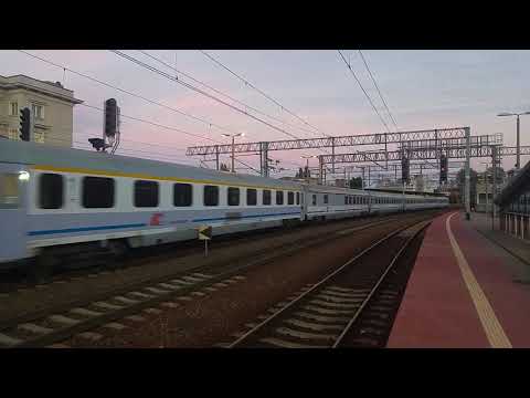 EC 104 Wien - Warszawa - Gdynia Glowna soseste la destinație.