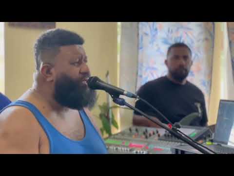 Waisea Rogoyawa Tikomailepanoni - AU DAU TU (Live)