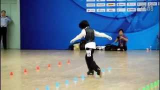 Chinese girl amazes with her roller skating dance routine to 'Beat It'  (HD)