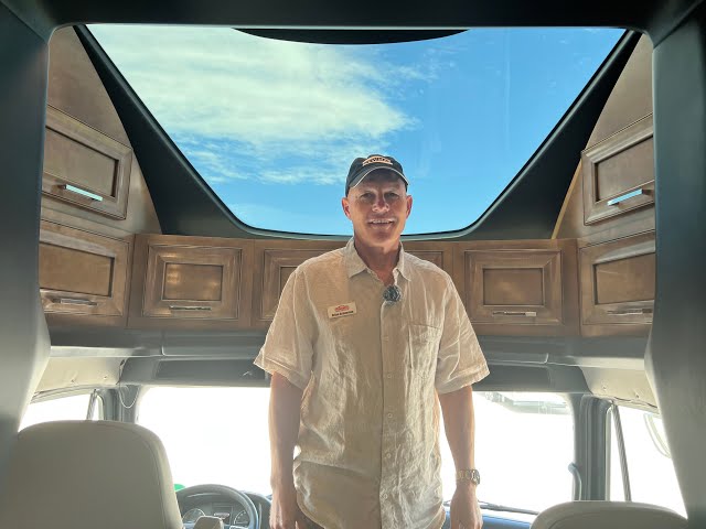 Preview image of 2024 Newmar Super Star 3727 (17N232000) youtube video