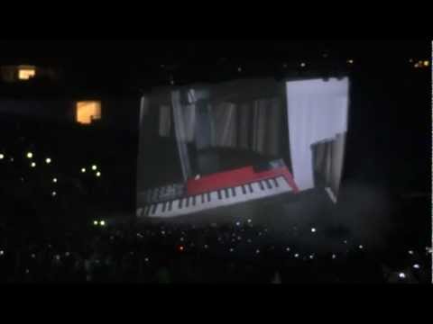 Swedish House Mafia - Intro @ Madison Square Garden - Greyhound Premiere (HD)