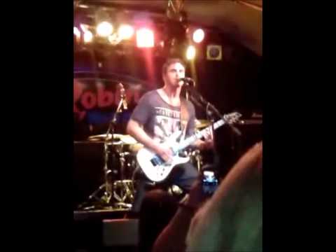 Joseph Whelan singing Paranoid live.