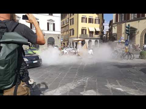 Six Underground scena piazza Goldoni Firenze