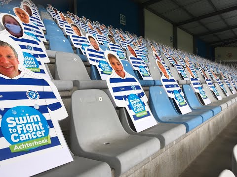 Volle tribune op stadion De Vijverberg in de strijd tegen kanker