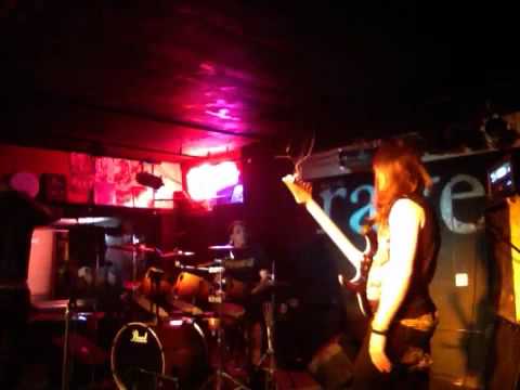 Trench feeder @ the raven 6/24/12