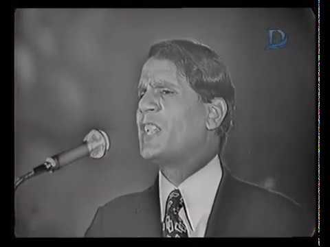 في ذكرى ميلاد عبد الرحمن الأبنودي، نستعيد حكايات الخال وأعماله التي صنعت وجدان الأغنية العربية، من ديوانه الأول الأرض والعيال إلى أشهر تعاوناته مع كبار النجوم، في رحلة إبداعية ما زالت حاضرة حتى اليوم.. اقرأوا القصة كاملة واكتشفوا كواليس لا تُحكى كثيرًا عبر موقعنا 