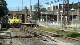 preview picture of video 'LIRR 168 & LIRR 160 at Mineola Station'