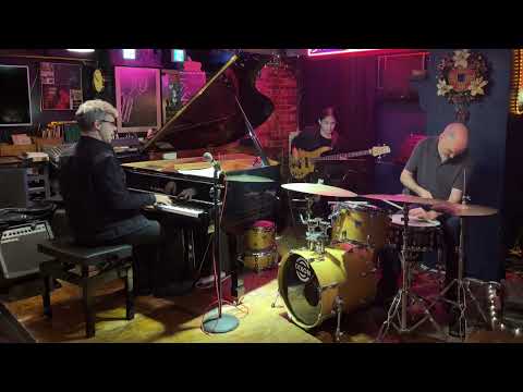 AIREGIN - ANDREW PAGE TRIO