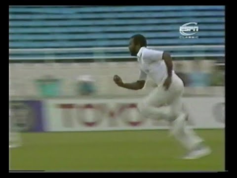 ENGLAND v WEST INDIES 3rd TEST MATCH DAY 4 OLD TRAFFORD JULY 4 1988 MALCOLM MARSHALL DAVID GOWER