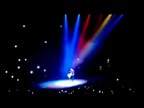 Lorenzo nei palasport 28 dicembre 2015 - Una tribù che balla