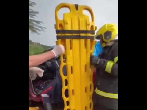 Mulher fica presa às ferragens após colisão entre três veículos na BR-153, em Rialma