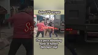 Download lagu satpol PP arogan tidak ingat keluarga di rumah #satpolpp #arogan #menyakitkan #beritaviral #pedagang mp3